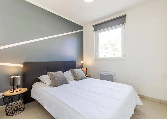 Bois De Biscarrosse * بارينتس إن بورن